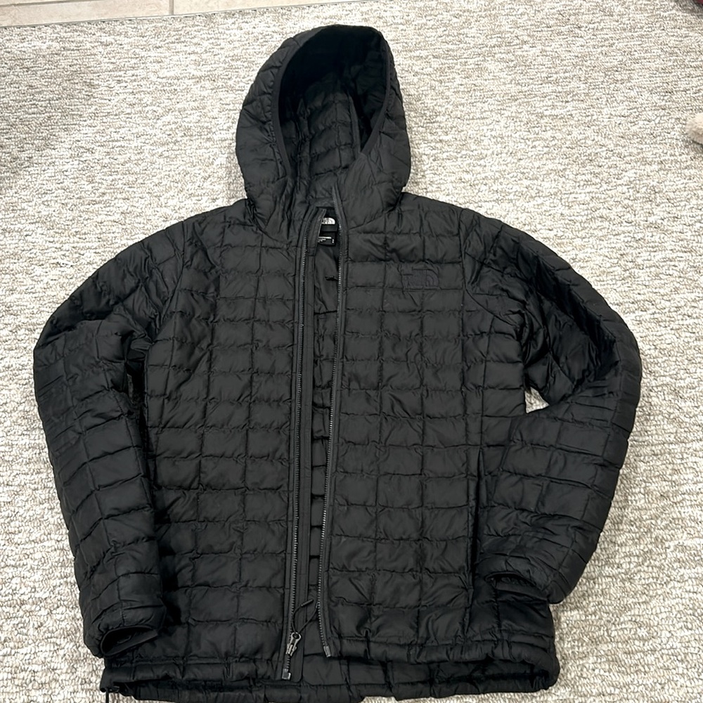 Worn only several times north face light weight coat size Small